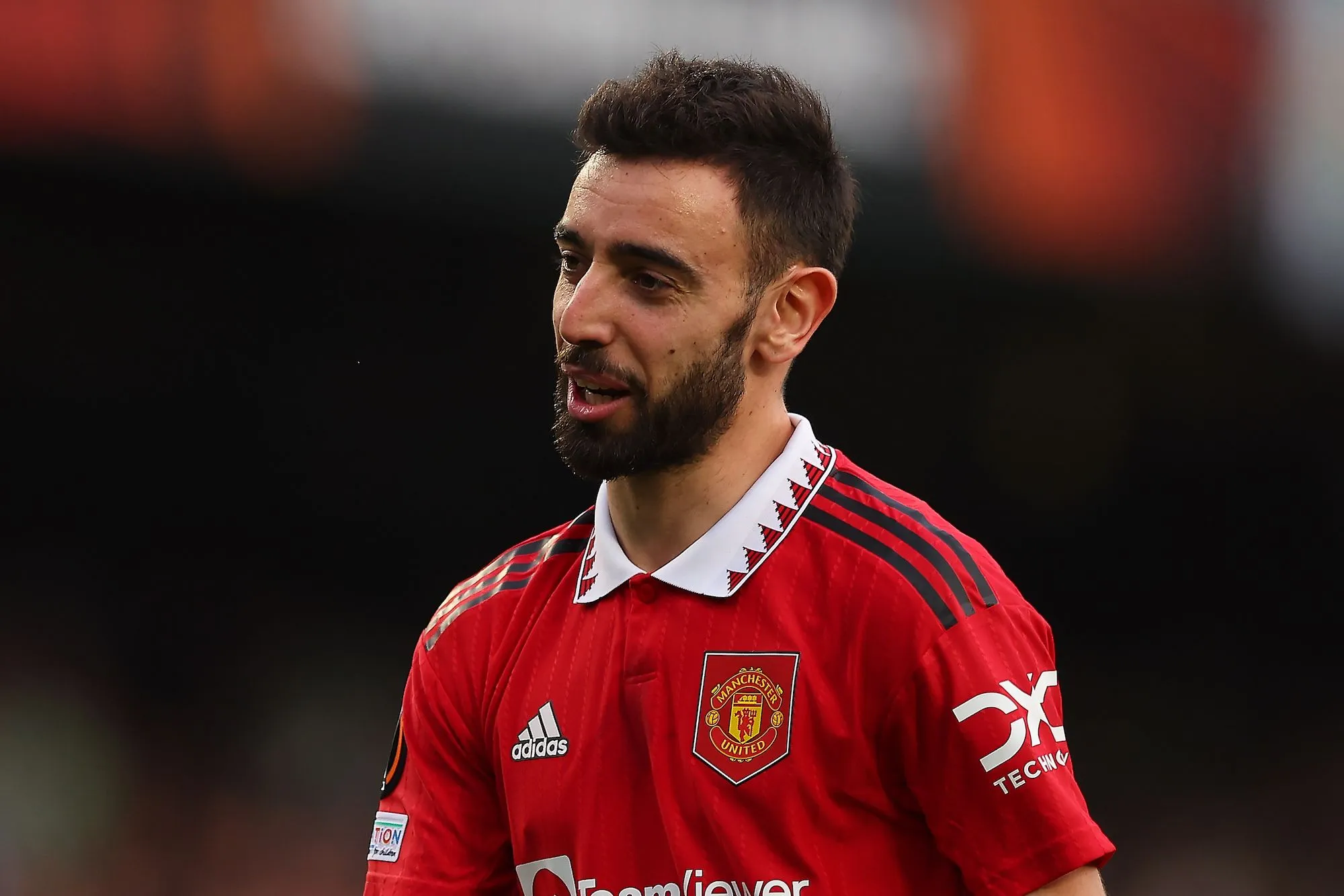 Top 10 midfielders in the world 2025