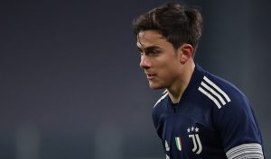 TURIN, ITALY - JANUARY 10: Paulo Dybala of Juventus focuses on the ball during the Serie A match between Juventus and US Sassuolo at Allianz Stadium on January 10, 2021 in Turin, Italy. (Photo by Jonathan Moscrop/Getty Images)